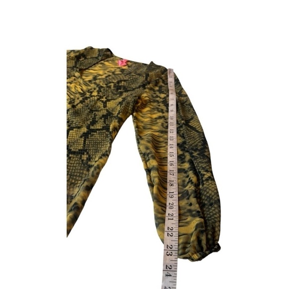 ASO Sheer V Neck Yellow Black Curved Hem Snakeprint Blouse byEightyEight Size S - Picture 5 of 14